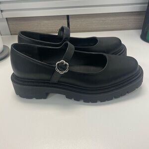 Chunky Mary Jane Daisy Shoes